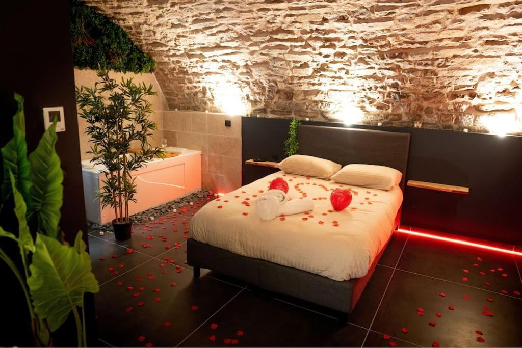 Insolite, Night Secret Groot Apartment Millau