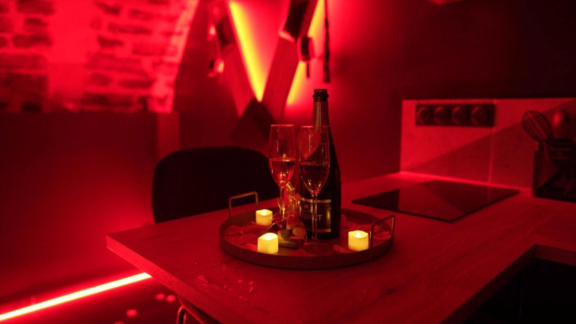 Insolite, Night Secret Groot * Millau